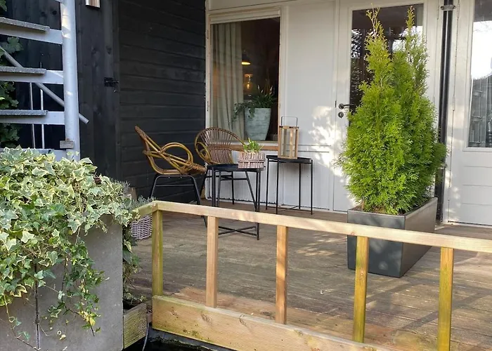 Met Jacuzzi In Huizen