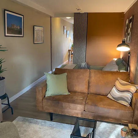 Met Jacuzzi In Huizen