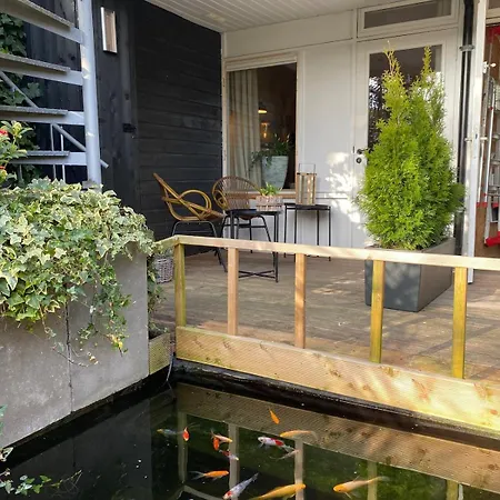 Met Jacuzzi In Huizen