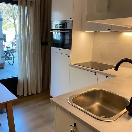 Apartment Met Jacuzzi In *