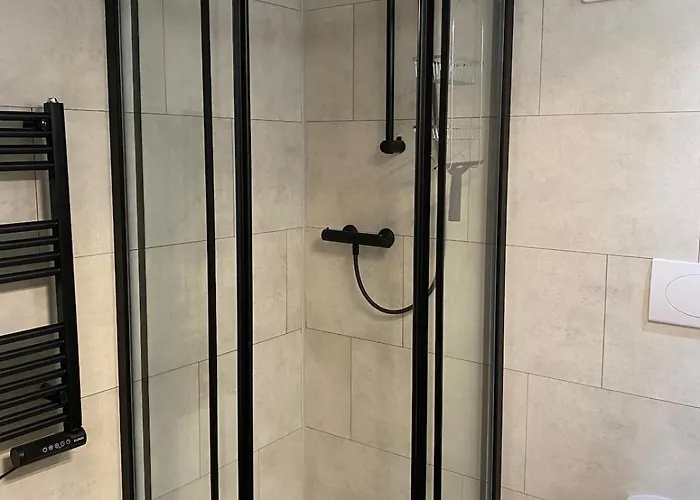 Met Jacuzzi In Apartment